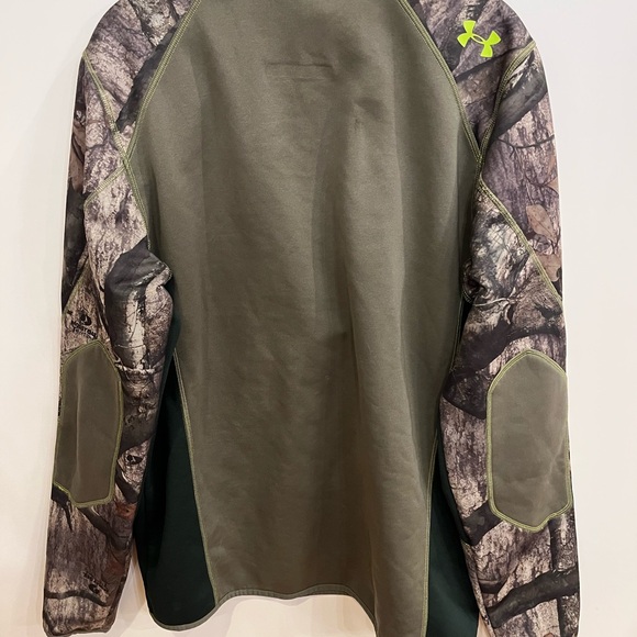 Under Armour Men’s Pullover 1/4 zip with Neon accent. Size L - Picture 9 of 10